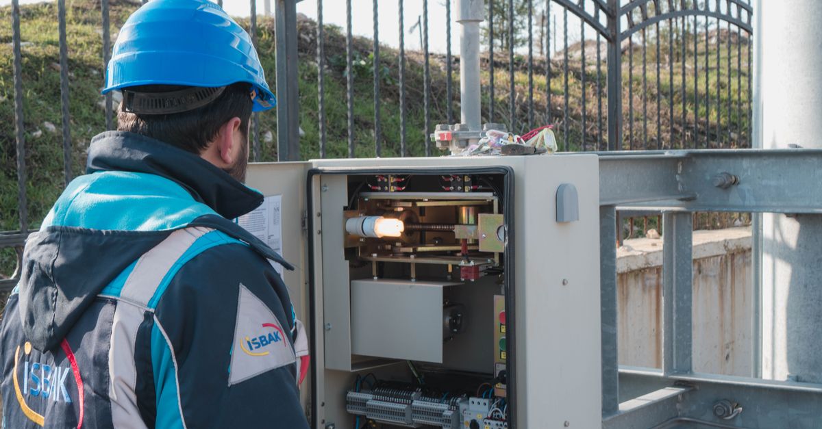 How to Reduce Electrical Callbacks (and Turn the Truck Roll Into Revenue)